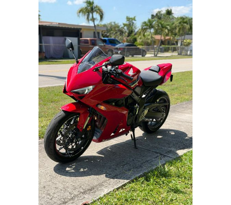 2025 Honda CB650R E-Clutch