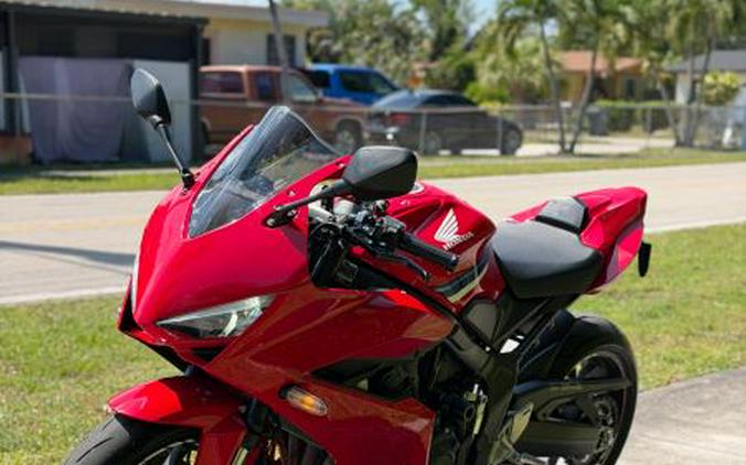 2025 Honda CB650R E-Clutch