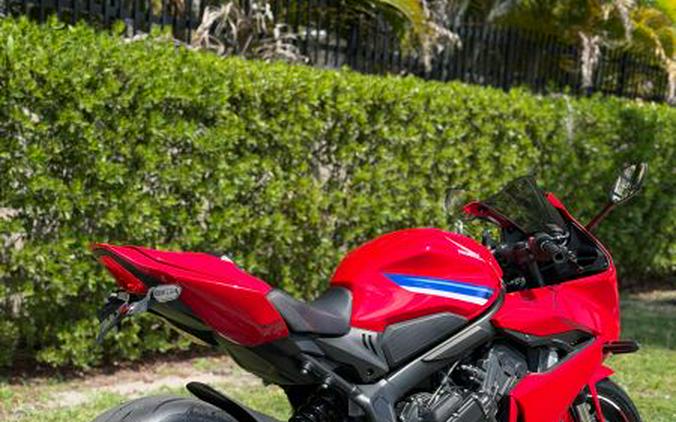 2025 Honda CB650R E-Clutch