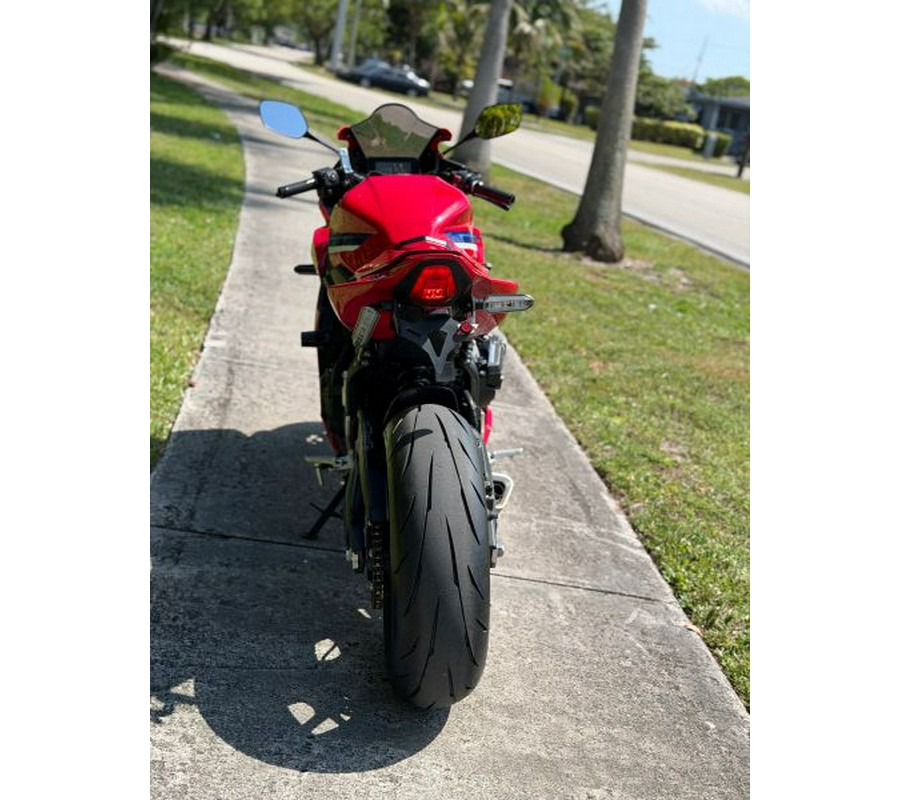 2025 Honda CB650R E-Clutch