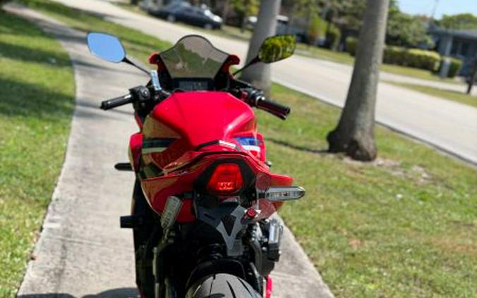 2025 Honda CB650R E-Clutch