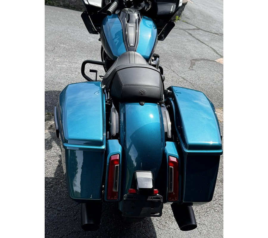 2026 Harley-Davidson® Road Glide® Teal Thunder / Vivid Black Black Trim