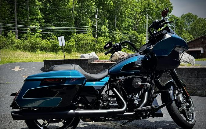 2026 Harley-Davidson® Road Glide® Teal Thunder / Vivid Black Black Trim