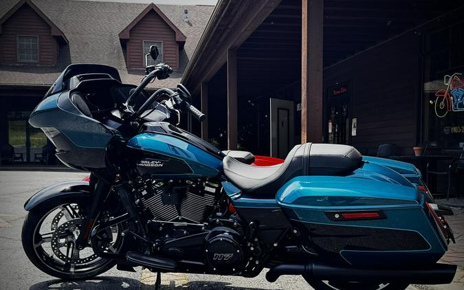 2026 Harley-Davidson® Road Glide® Teal Thunder / Vivid Black Black Trim