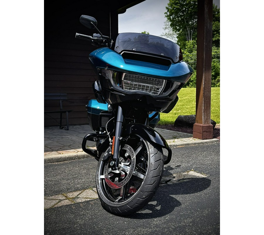 2026 Harley-Davidson® Road Glide® Teal Thunder / Vivid Black Black Trim