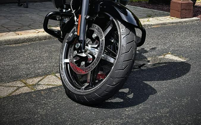2026 Harley-Davidson® Road Glide® Teal Thunder / Vivid Black Black Trim