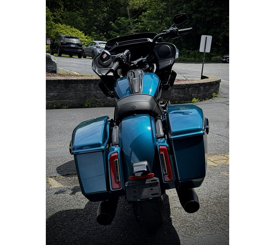 2026 Harley-Davidson® Road Glide® Teal Thunder / Vivid Black Black Trim