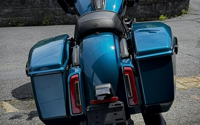 2026 Harley-Davidson® Road Glide® Teal Thunder / Vivid Black Black Trim
