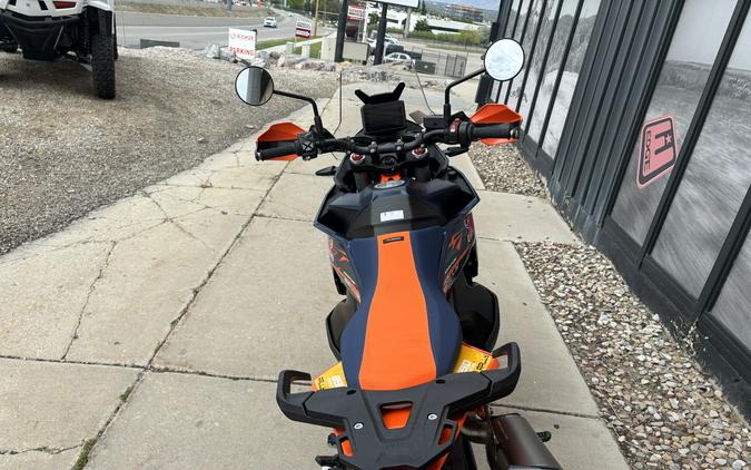 2027 KTM Adventure 890 R Rally