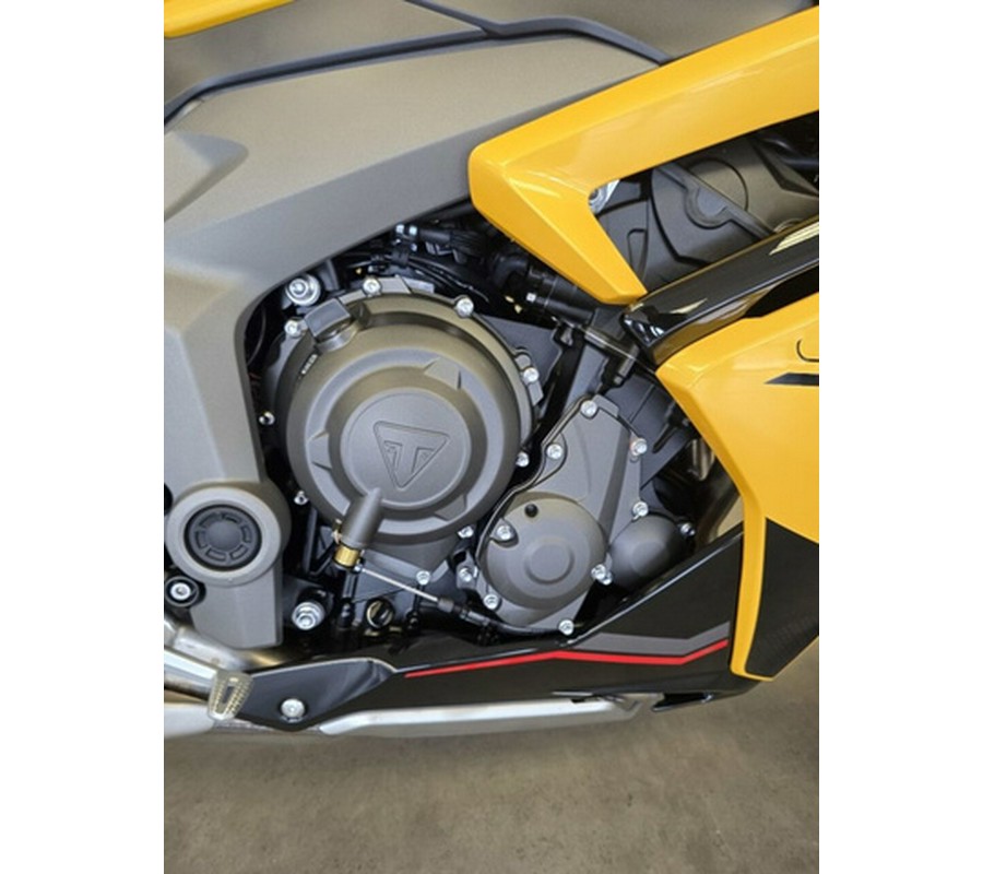 2026 Triumph Daytona 660 Cosmic Yellow Sapphire Black