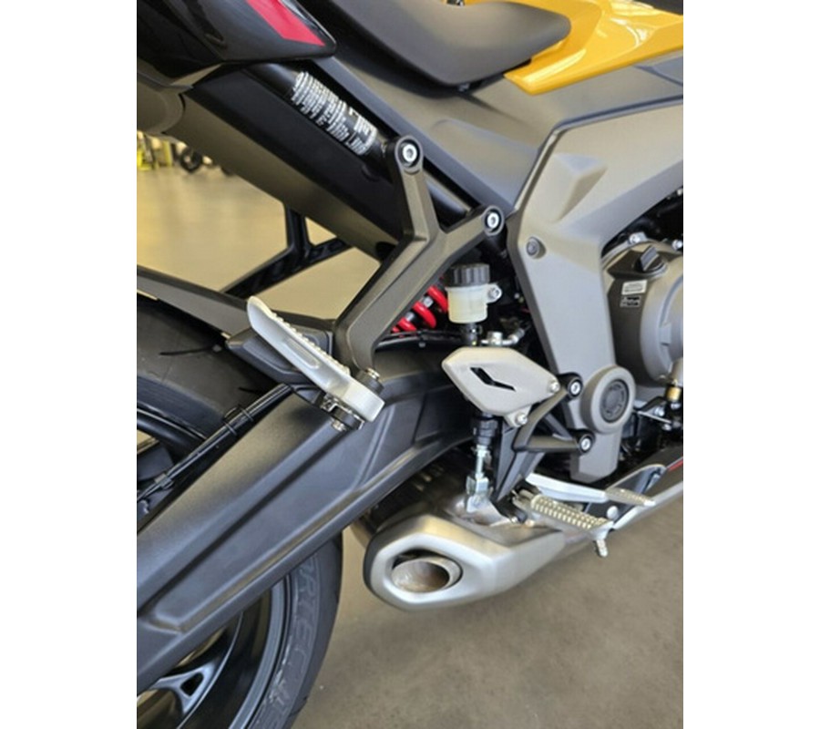 2026 Triumph Daytona 660 Cosmic Yellow Sapphire Black