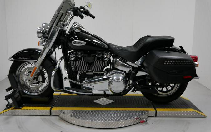 2021 Harley-Davidson® FLHC - Heritage Classic