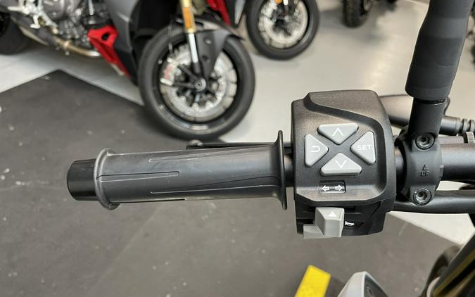 2023 KTM 790 Duke