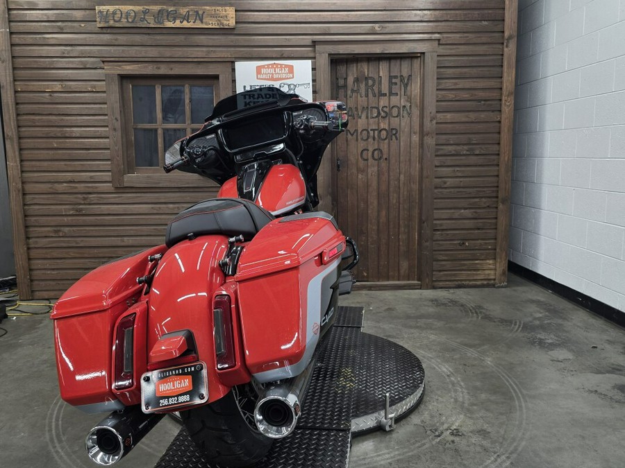 2024 Harley-Davidson® CVO™ Street Glide® LEGENDARY ORNG