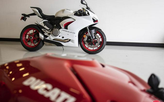 2023 Ducati Panigale V2 White Rosso Livery