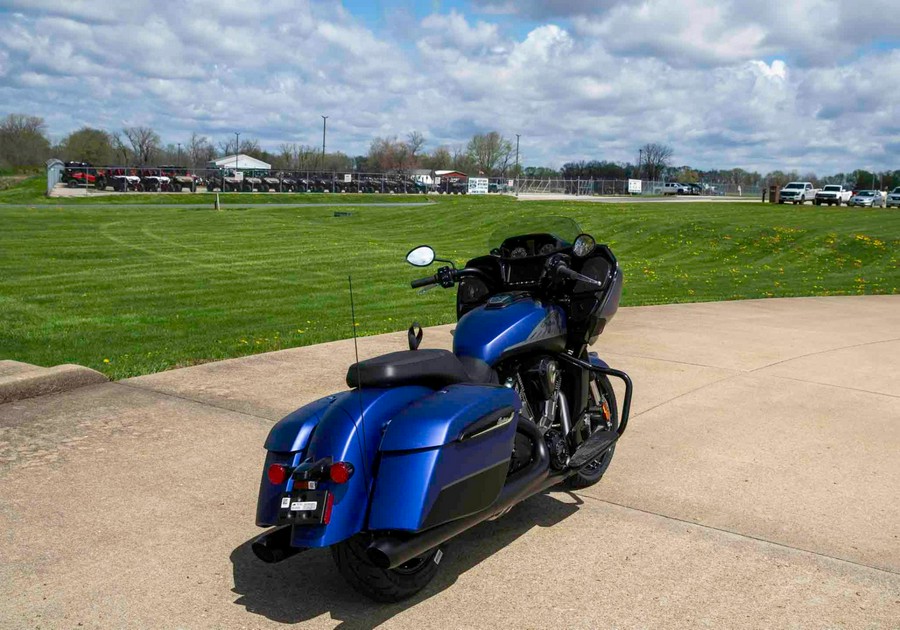 2024 Indian Motorcycle Challenger® Dark Horse® with PowerBand Audio Package