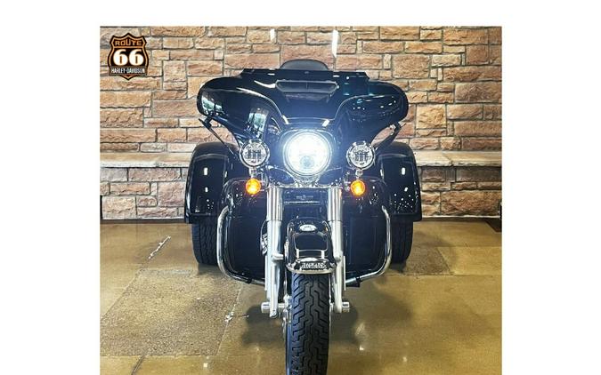 2024 Harley-Davidson Tri Glide Ultra Vivid Black