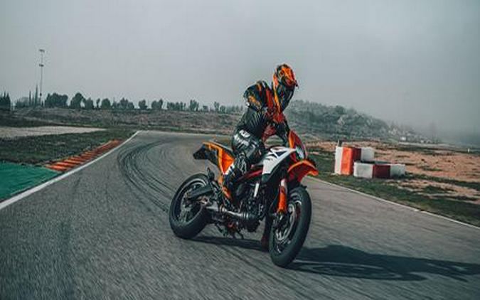 2026 KTM 390 SMC R