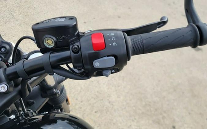 2026 Triumph Bonneville Bobber Jet black