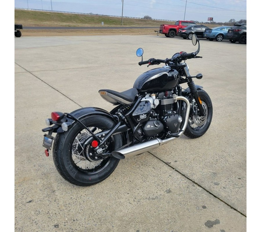 2026 Triumph Bonneville Bobber Jet black