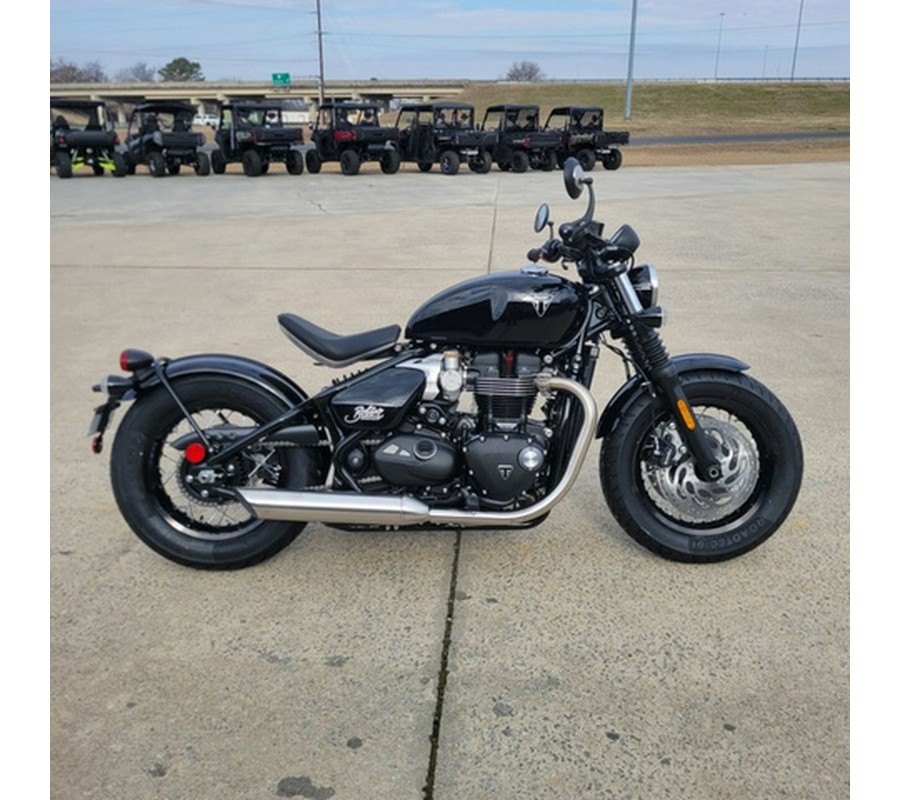 2026 Triumph Bonneville Bobber Jet black
