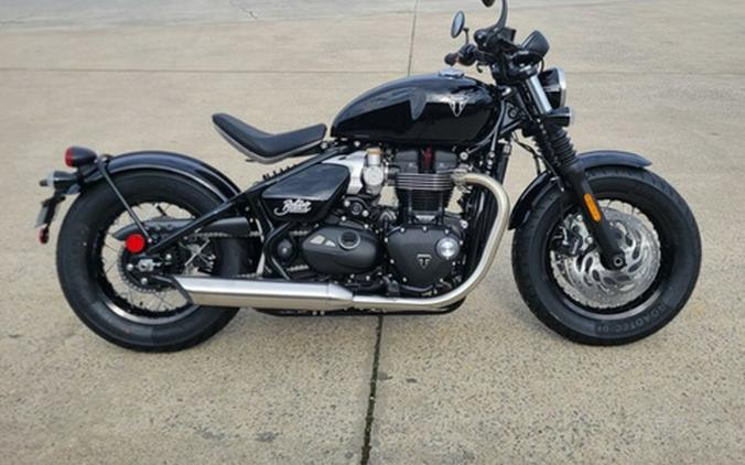 2026 Triumph Bonneville Bobber Jet black