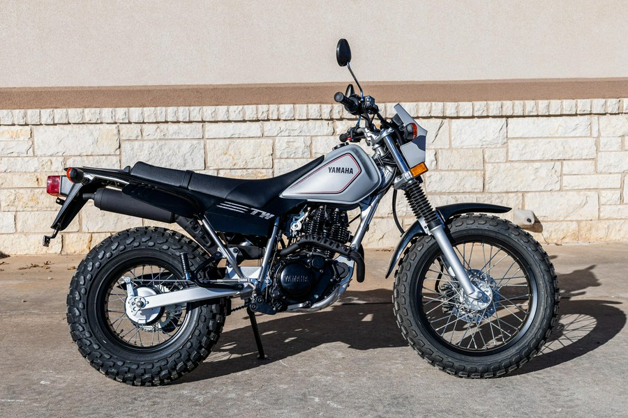 2027 YAMAHA TW200