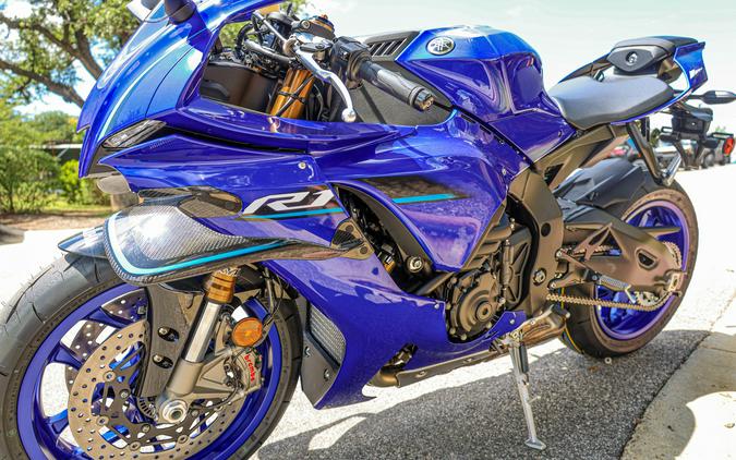 2026 YAMAHA YZF-R1