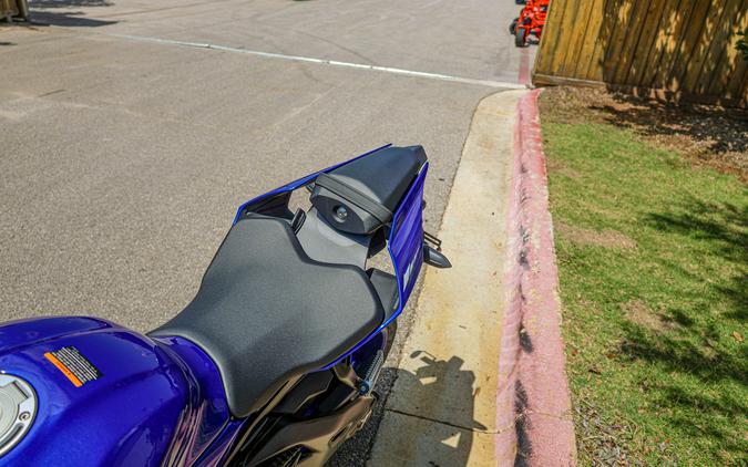 2026 YAMAHA YZF-R1