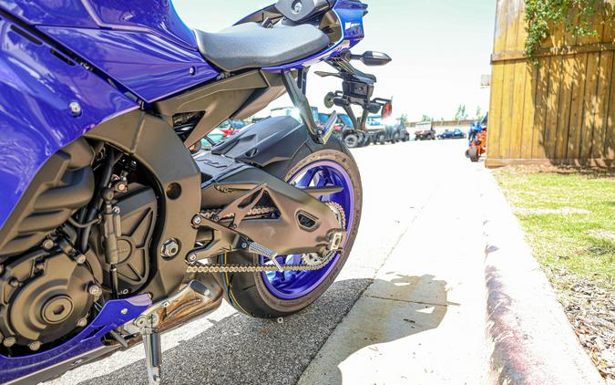 2026 YAMAHA YZF-R1