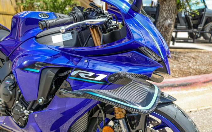 2026 YAMAHA YZF-R1