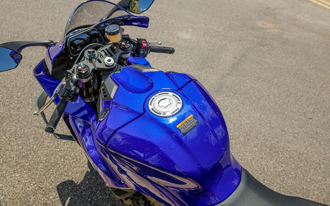 2026 YAMAHA YZF-R1
