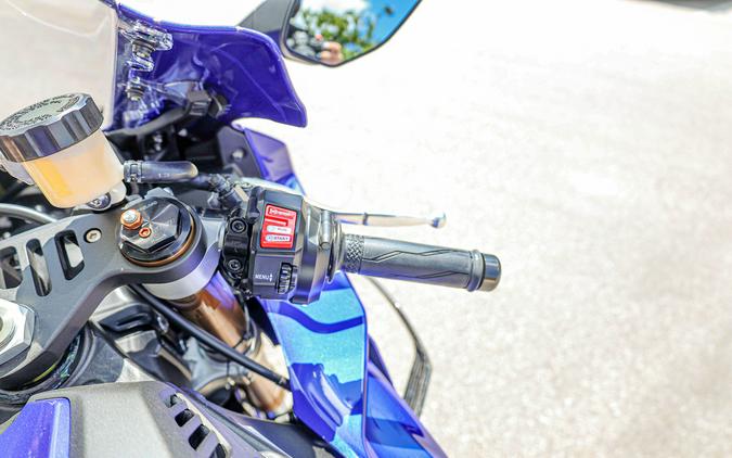 2026 YAMAHA YZF-R1