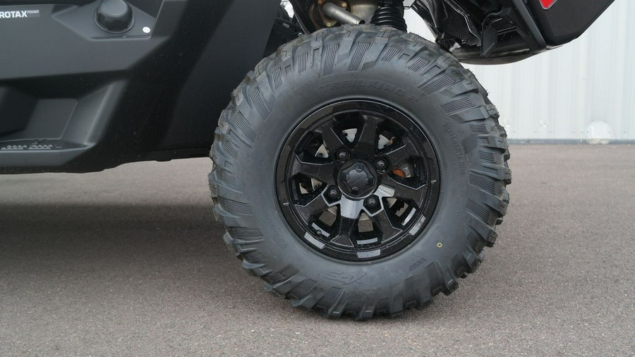 2026 Can-Am® Defender MAX XT CAB HD11 With 10.25 in.display