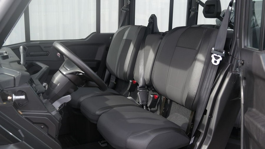 2026 Can-Am® Defender MAX XT CAB HD11 With 10.25 in.display