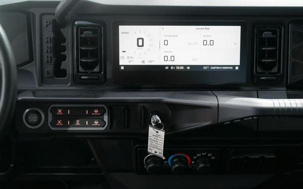 2026 Can-Am® Defender MAX XT CAB HD11 With 10.25 in.display