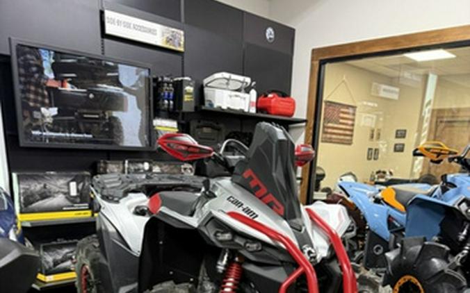 2026 Can-Am Renegade X mr 1000 R Hyper Silver & Legion Red