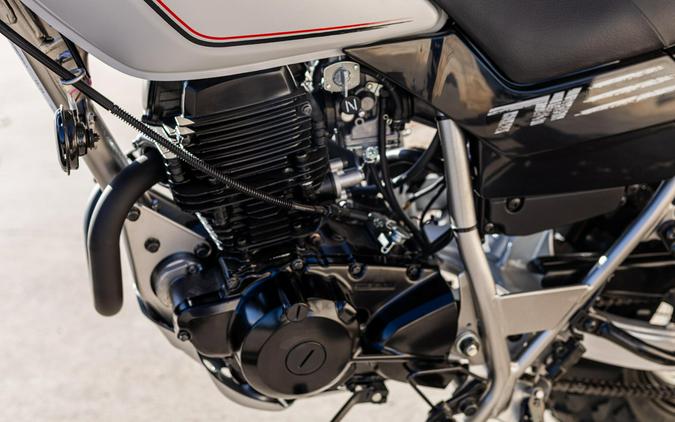 2027 YAMAHA TW200