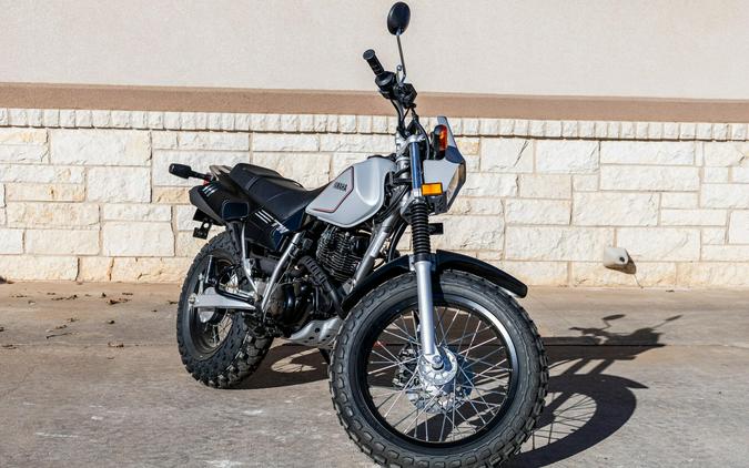 2027 YAMAHA TW200