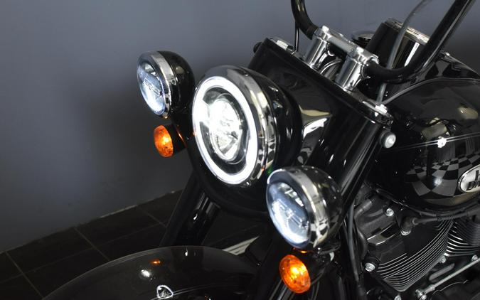 2022 Harley-Davidson Heritage Classic 114 Vivid Black (Black Finish w/Cast Wheels) FLHCS