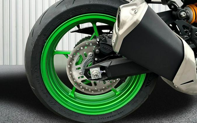 2026 Kawasaki Z900 SE ABS