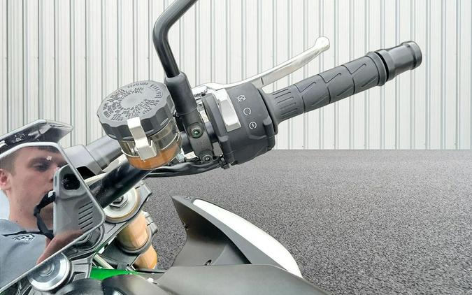 2026 Kawasaki Z900 SE ABS