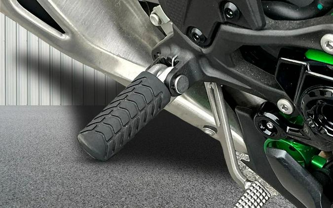 2026 Kawasaki Z900 SE ABS