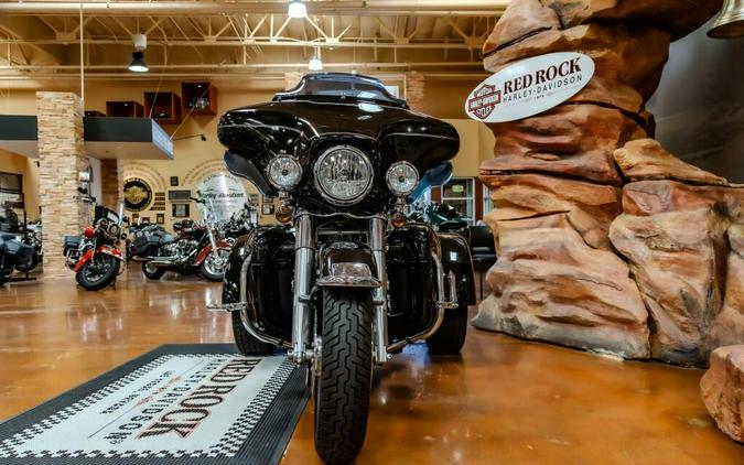 2013 Harley-Davidson Tri Glide Ultra Classic FLHTCUTG