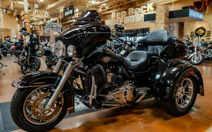2013 Harley-Davidson Tri Glide Ultra Classic FLHTCUTG