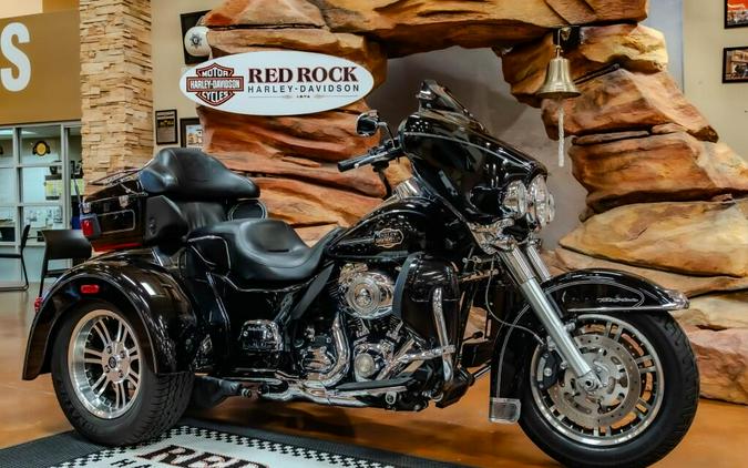 2013 Harley-Davidson Tri Glide Ultra Classic FLHTCUTG