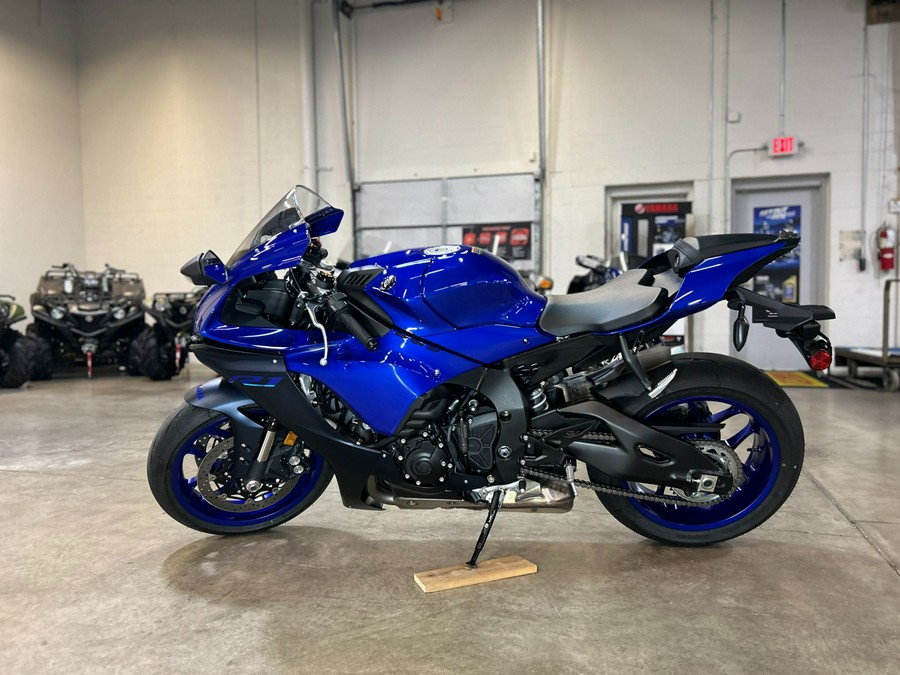 2023 Yamaha YZF-R1