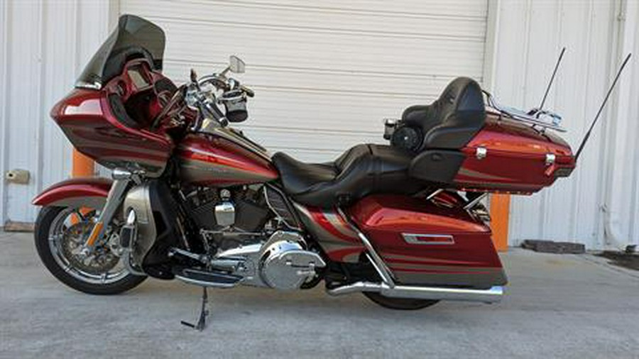 2016 Harley-Davidson CVO™ Road Glide™ Ultra