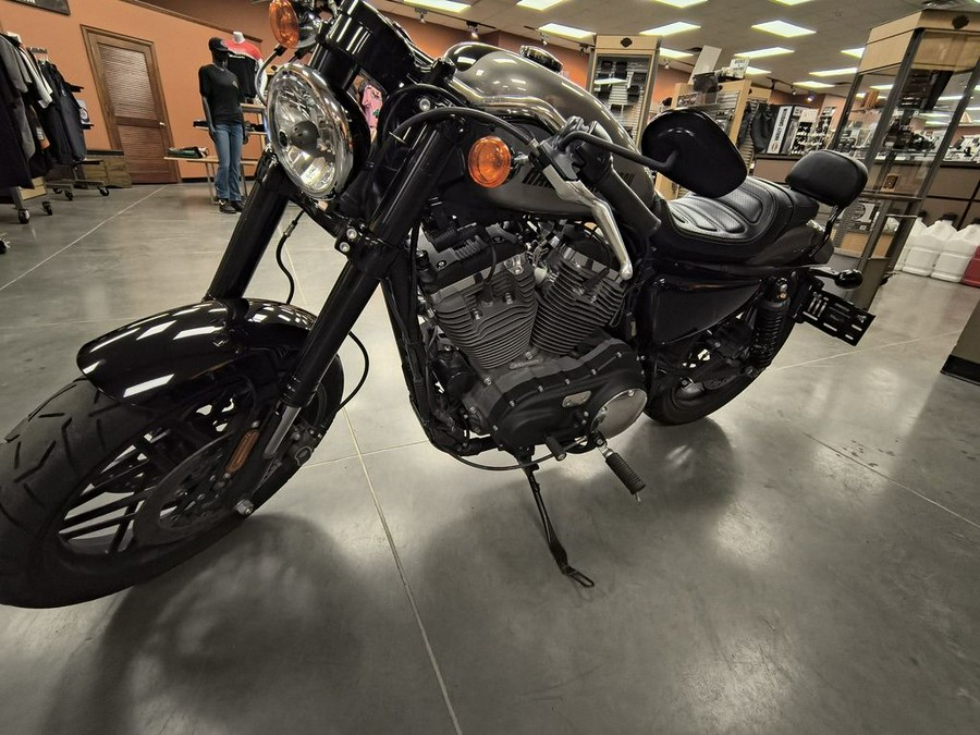 2016 Harley-Davidson® XL1200CX - Roadster™