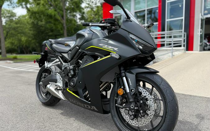 2026 Honda CBR650R E-Clutch